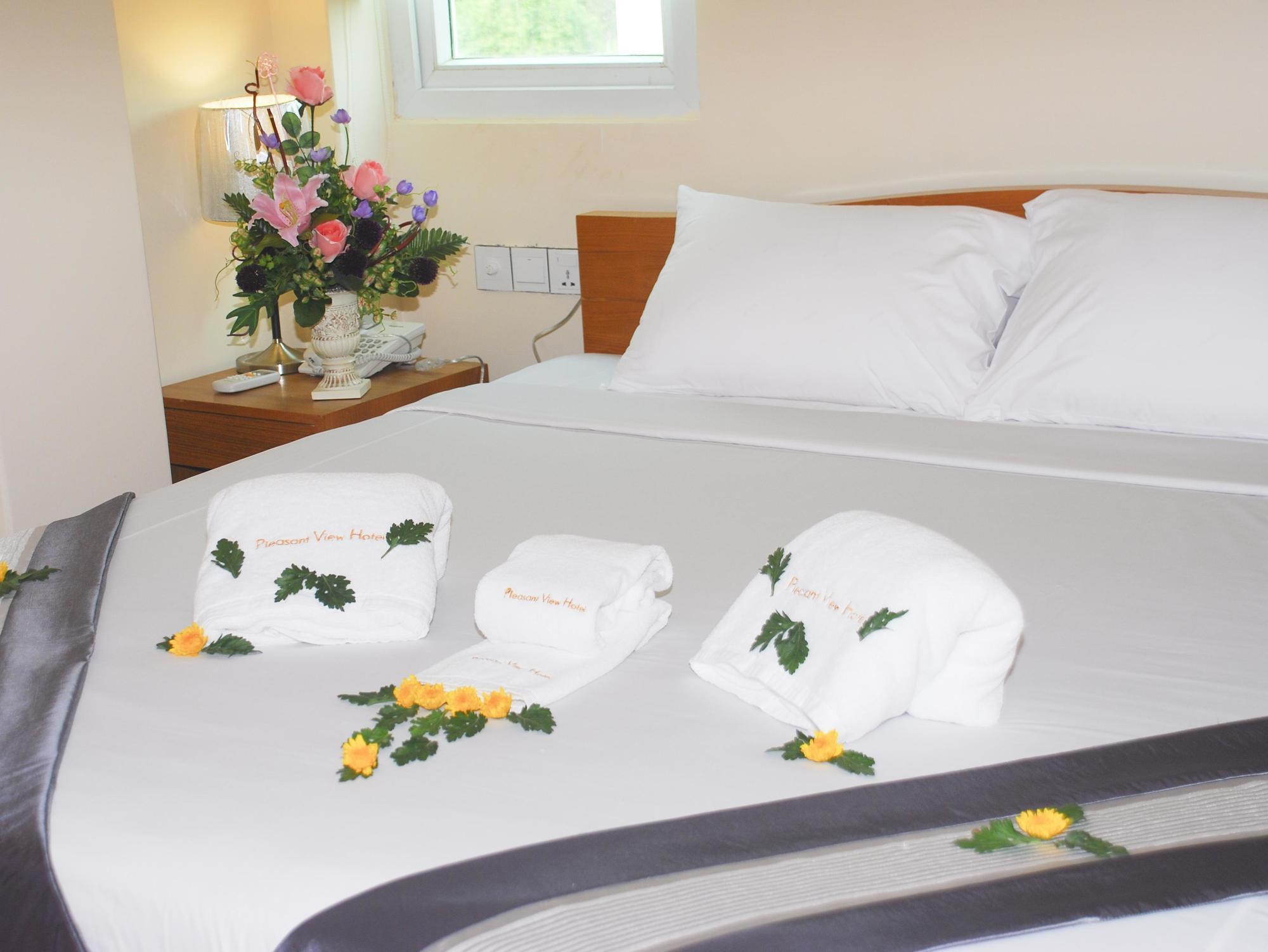 Pleasure View Hotel Янгон Экстерьер фото