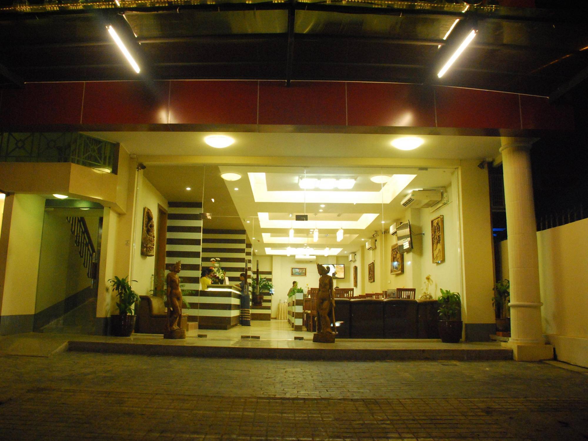 Pleasure View Hotel Янгон Экстерьер фото