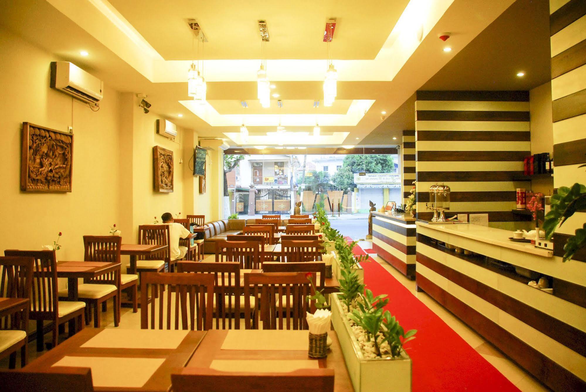 Pleasure View Hotel Янгон Экстерьер фото