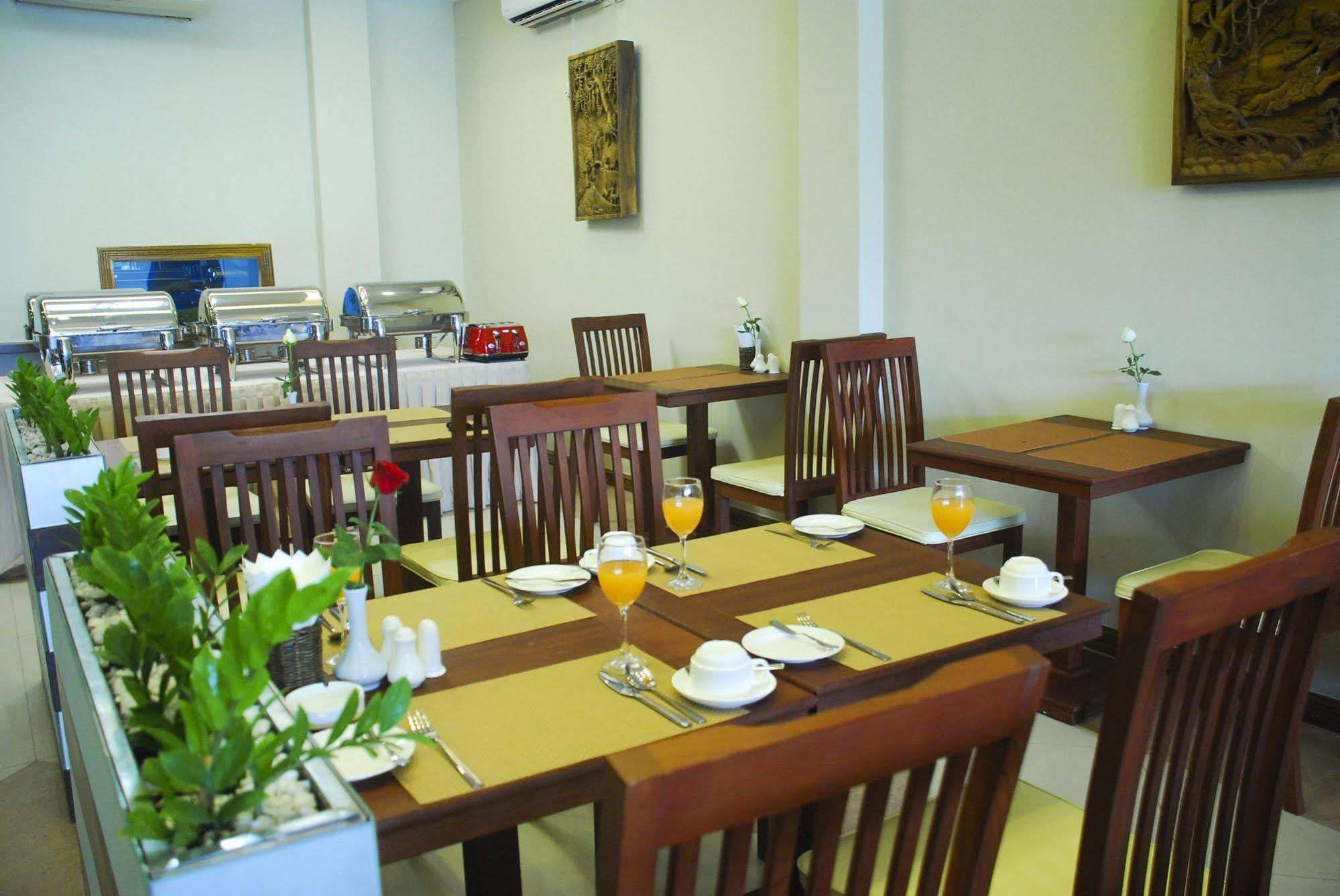 Pleasure View Hotel Янгон Экстерьер фото