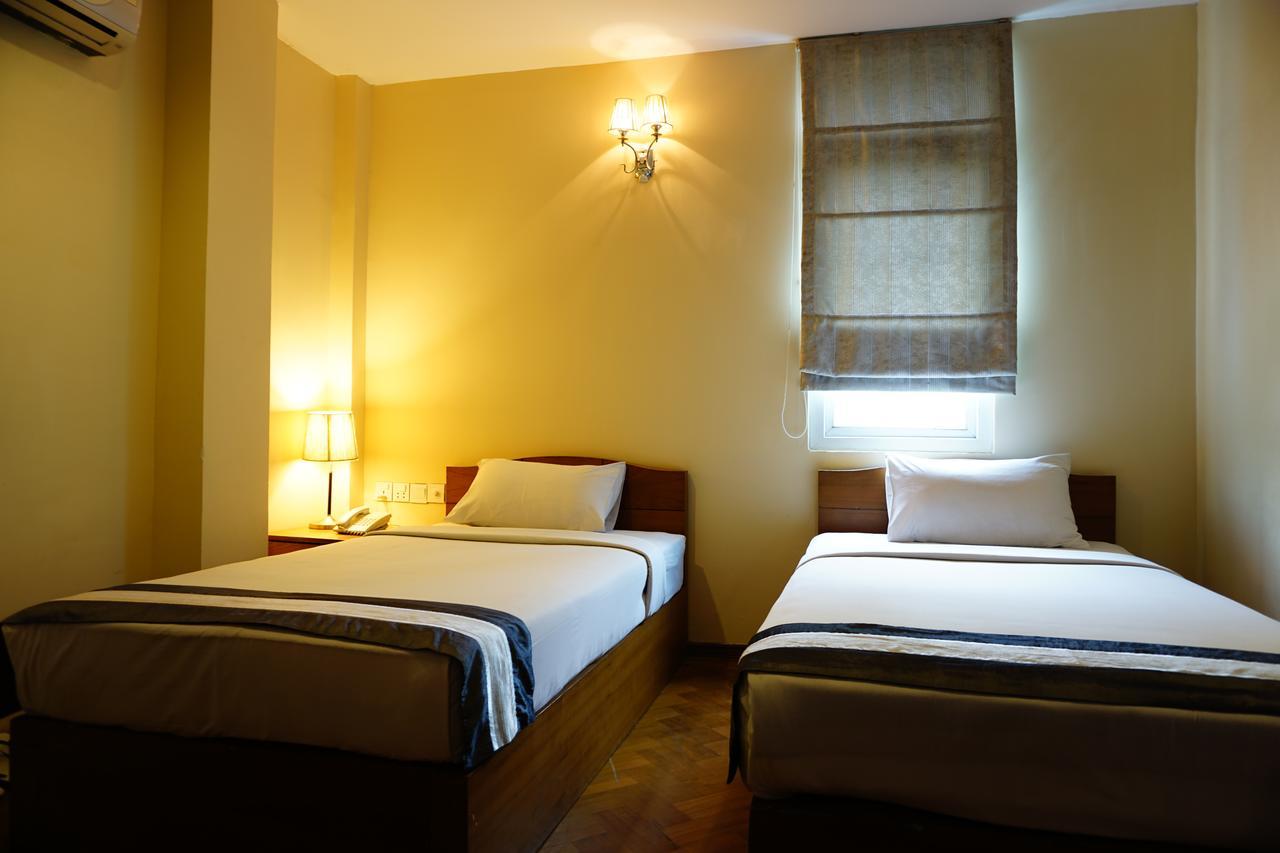 Pleasure View Hotel Янгон Экстерьер фото