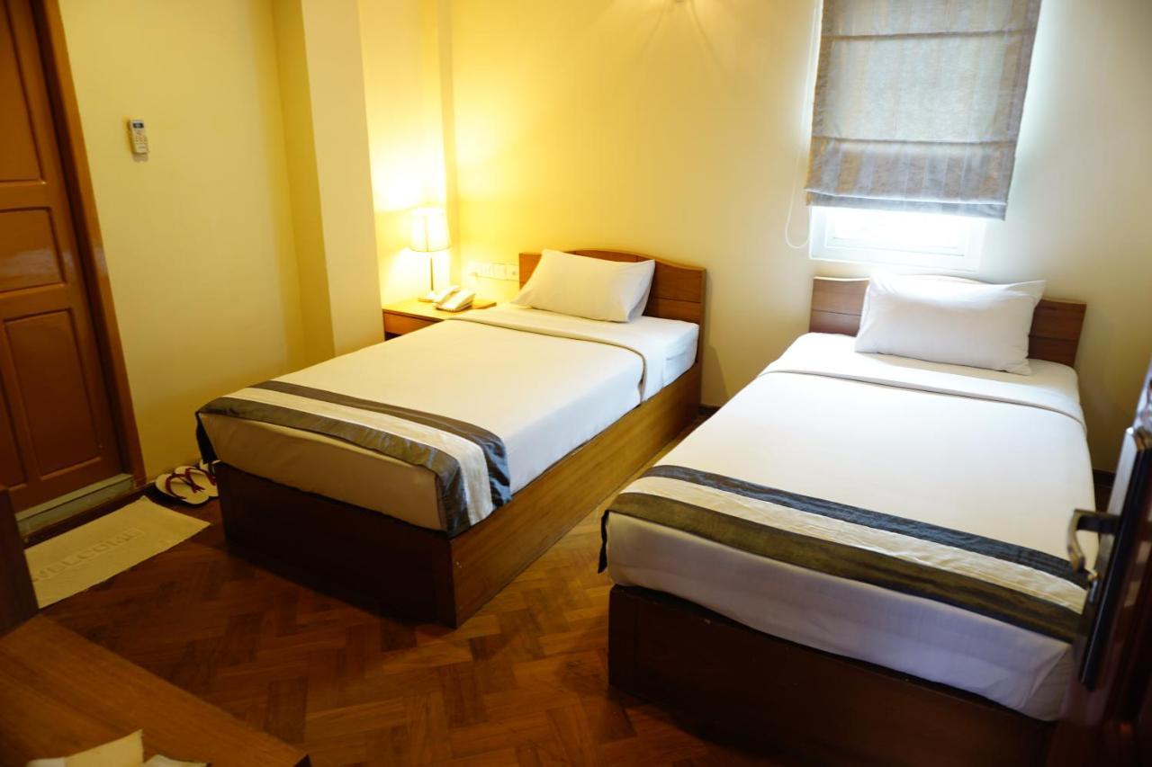 Pleasure View Hotel Янгон Экстерьер фото
