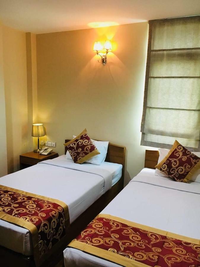 Pleasure View Hotel Янгон Экстерьер фото